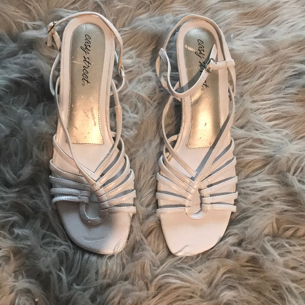 White Heels New never used w/ scratches inside